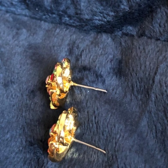 Multicolored Stoned gold toned earrings - Picture 4 of 8